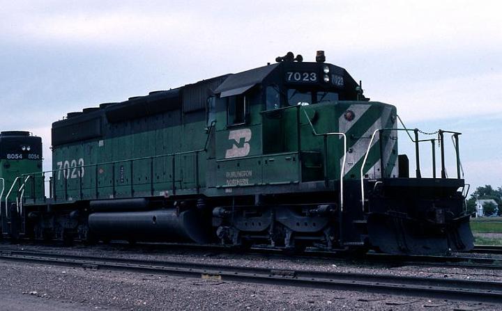 BN 7023 - SD40-2.jpg